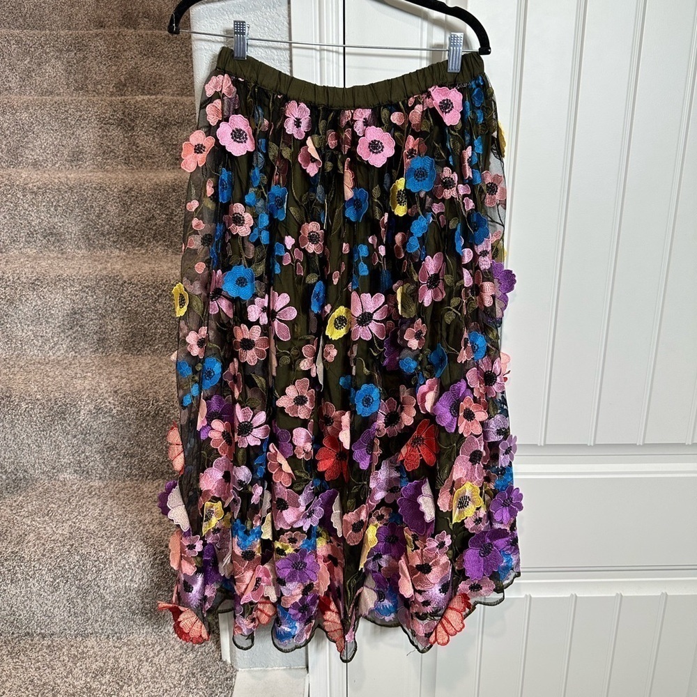 ANTHROPOLOGIE NWT MAEVE FLORAL APPLIQUÉ SKIRT 🌸 - Picture 5 of 9